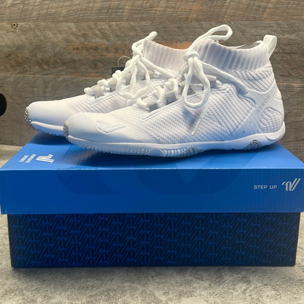 Varsity Aeros cheer sneakers size 7.  Brand new never worn.